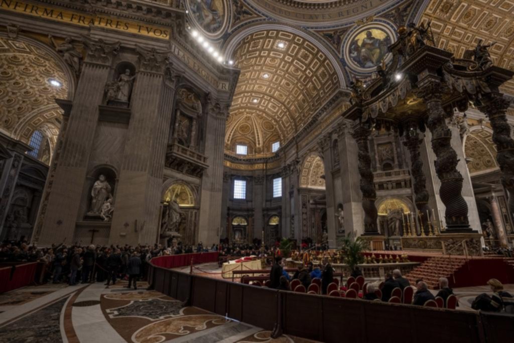 Adiós a Benedicto XVI: capilla ardiente en el Vaticano