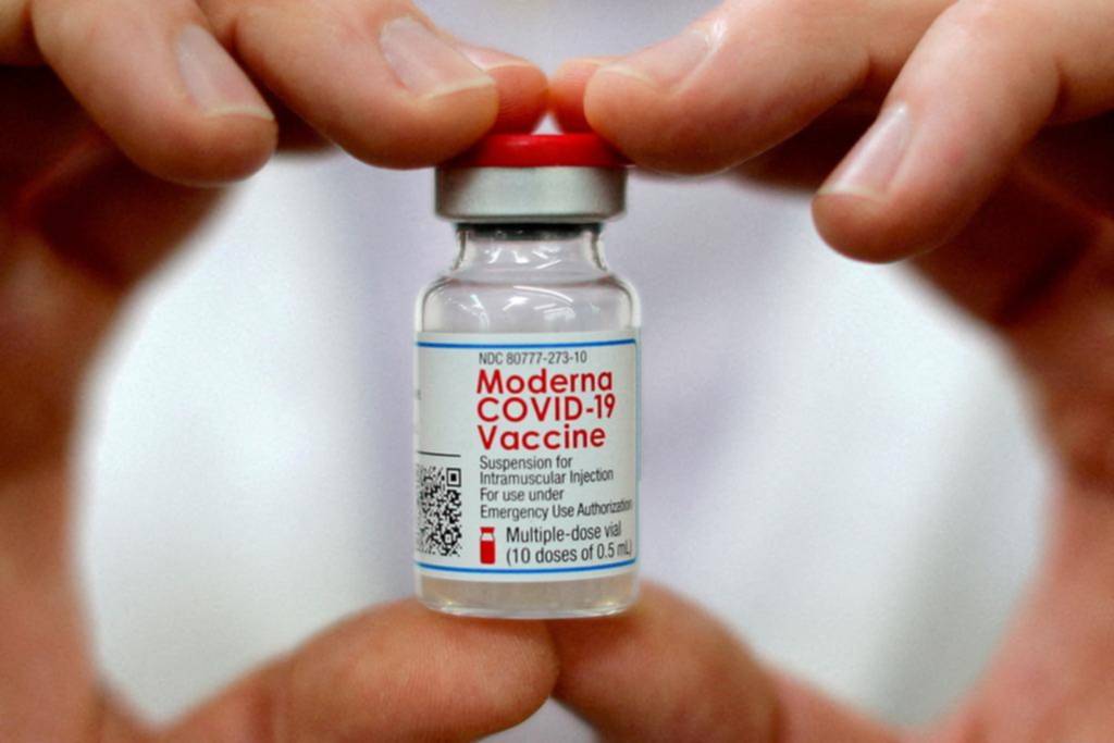 Adultos mayores: la urgencia de la quinta dosis contra el Covid