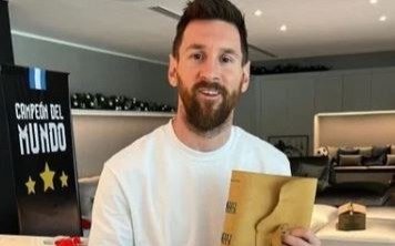 El regalo especial que recibió Lio Messi antes de regresar a París