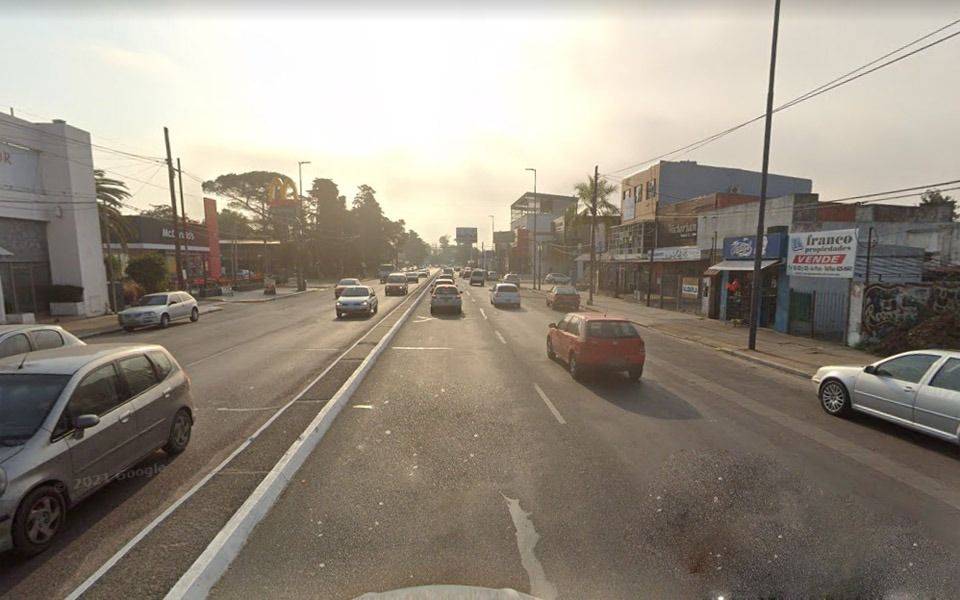 "Tres tiros por la culata": asaltaron local de pirotecnia en La Plata y el dueño se plantó disparando