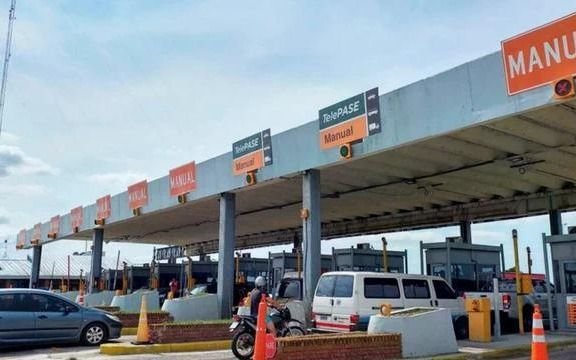 Se endurece en conflicto y siguen levantadas las barreras en peajes de Aubasa