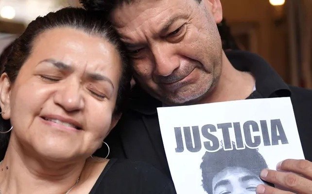 La madre de Fernando se descompensó durante la audiencia y recibió asistencia médica