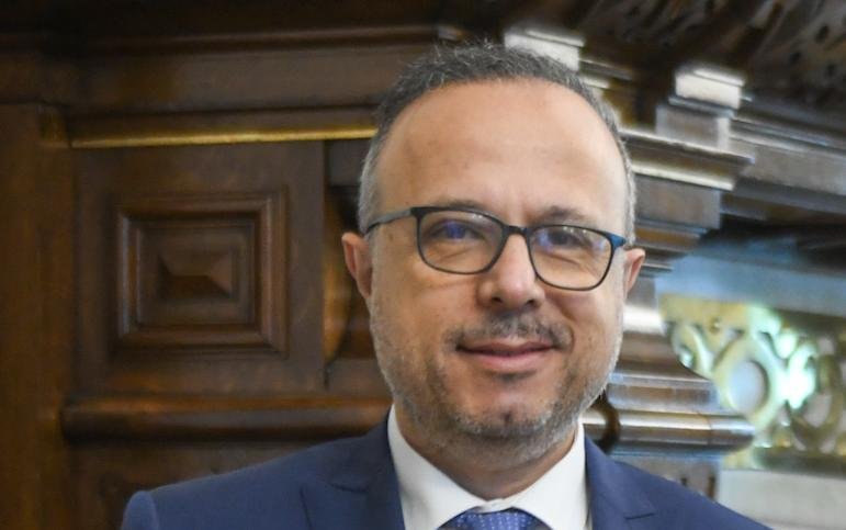 Otros curiosos nuevos cargos en el gobierno