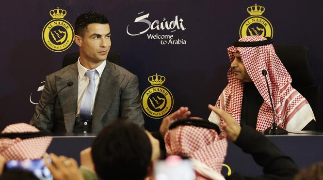 CR7 con problemas en Arabia: echó a su histórico agente y rumores de crisis de pareja