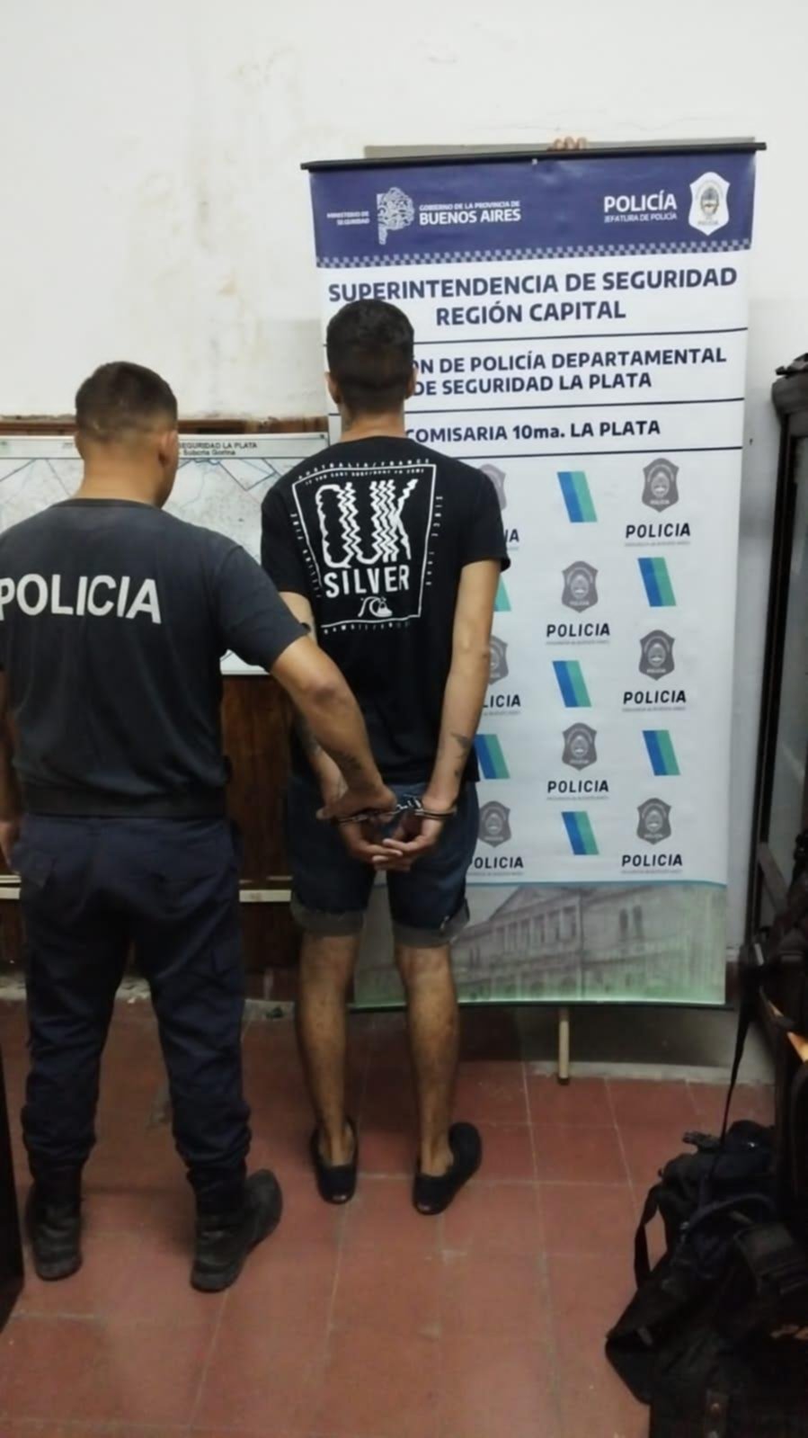 Cayó “Pulgarcito”: reveló su ubicación al llevarse un iPhone en una entradera
