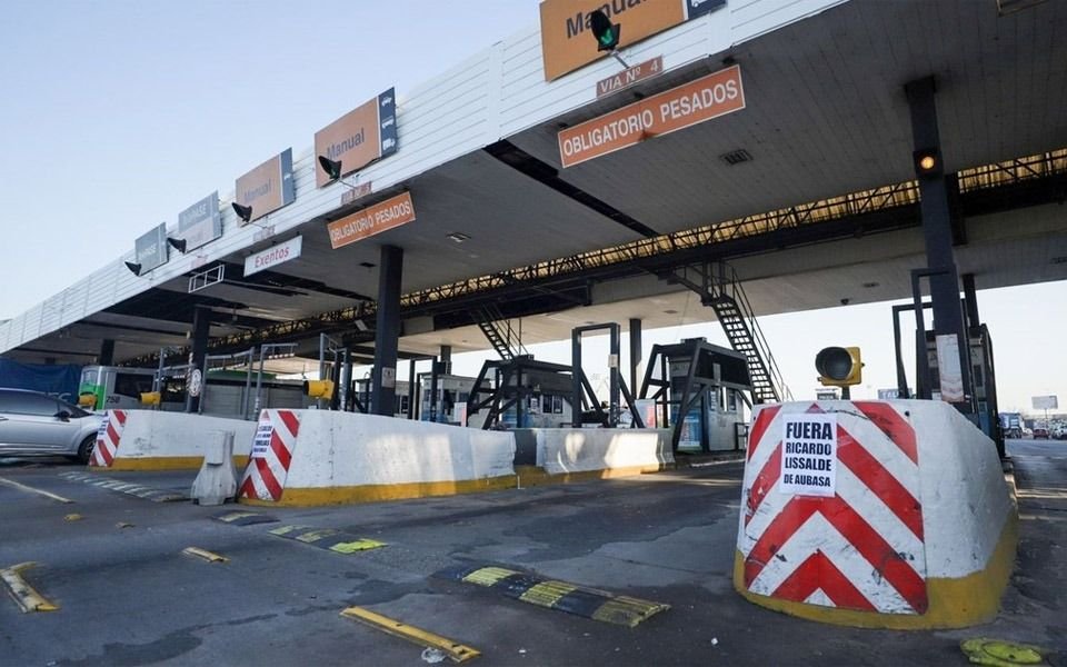 Se levantó el paro de los peajes en la Autopista: la Provincia cuestionó duramente al gremio de F. Moyano