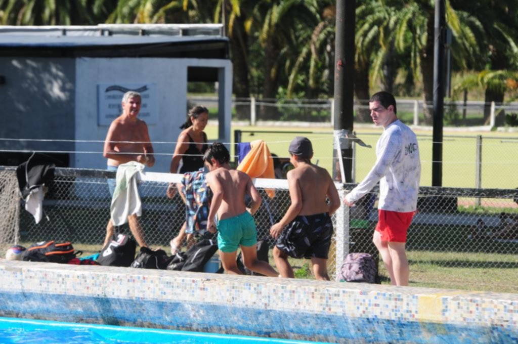 La Plata en imágenes: ¡Al agua pato!