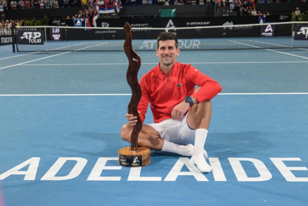 Djokovic celebró su primer título del año en el ATP de Adelaida