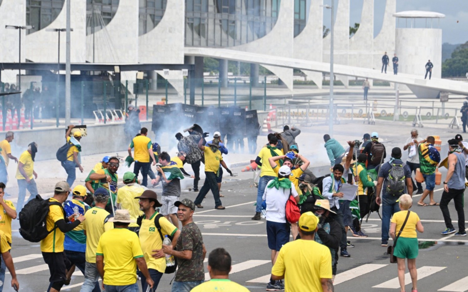 En Brasil, la Justicia actuó con celeridad y Bolsonaro deberá dar explicaciones