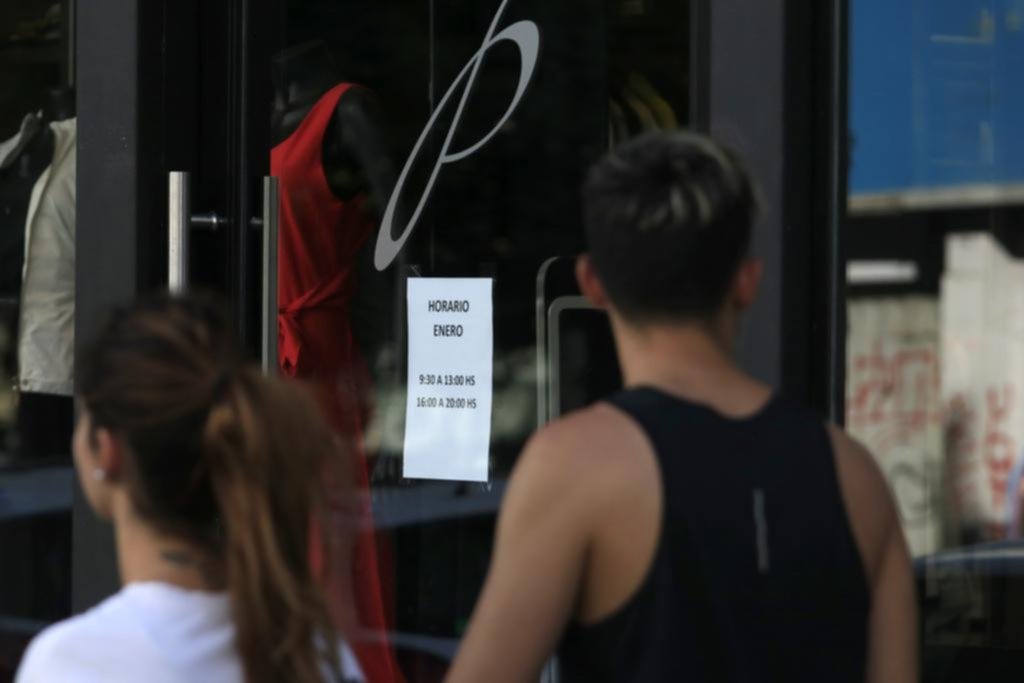 Comercios y vacaciones: no cierran, reducen los horarios