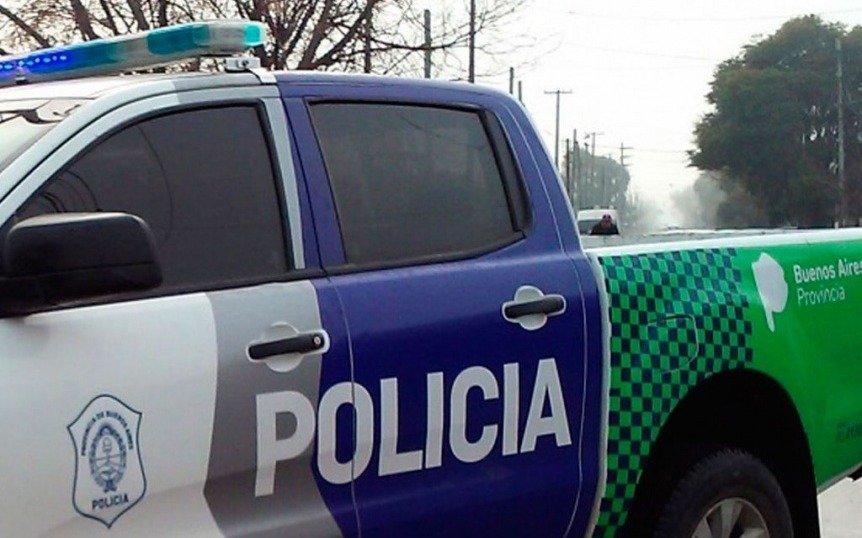 Recuperan camioneta robada a asistentes sociales en Solano tras persecución