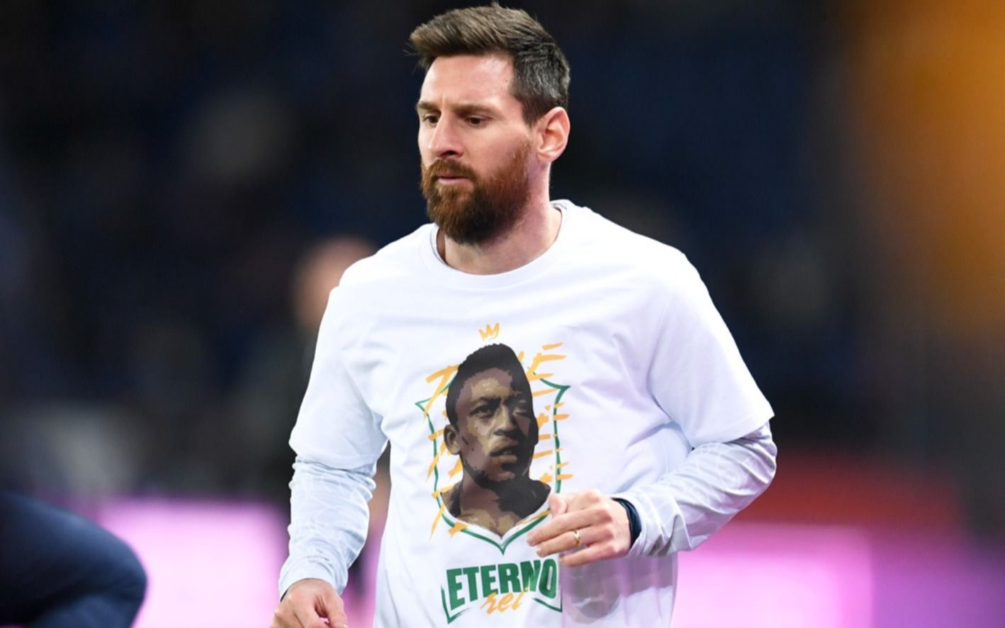 En su regreso al PSG, Messi homenajeó a Pelé