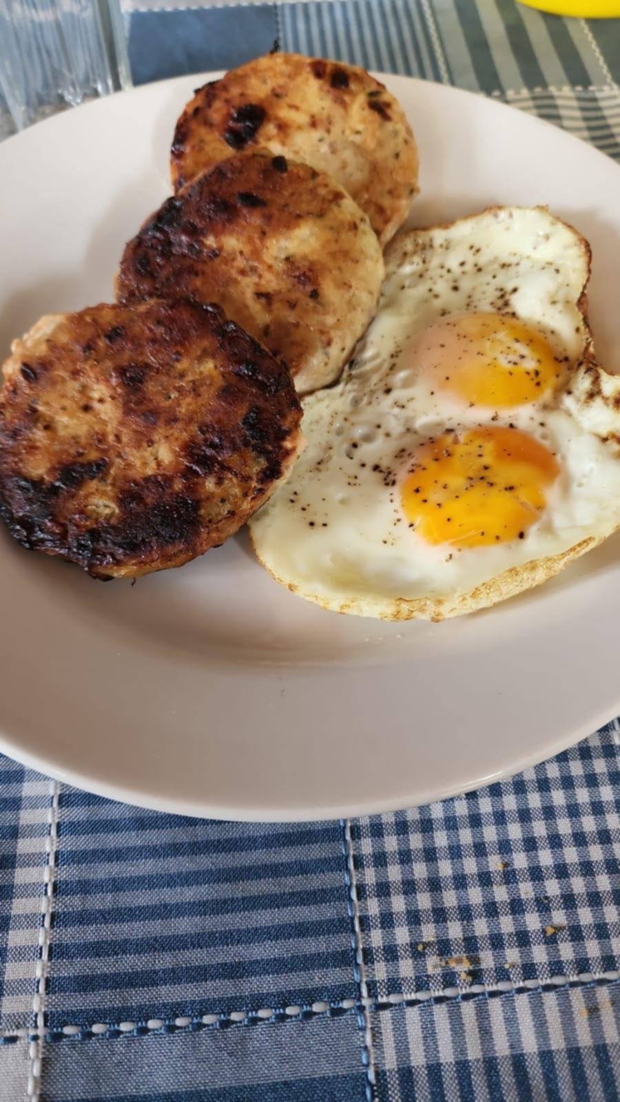 Primal: hamburguesas de pollo y cerdo 100% naturales