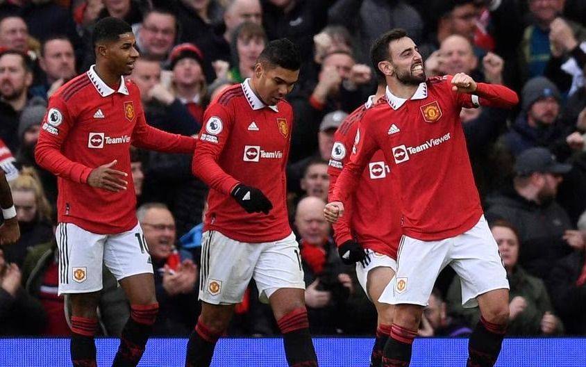 Manchester United se quedó con el clásico frente al City, que tuvo a Julián Álvarez en el banco