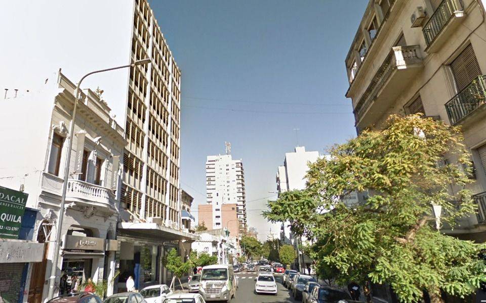 La Plata: subió a buscar el auto a una cochera y murió