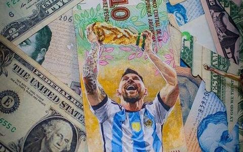 Messi le “devuelve” el valor a un billete golpeado por la inflación