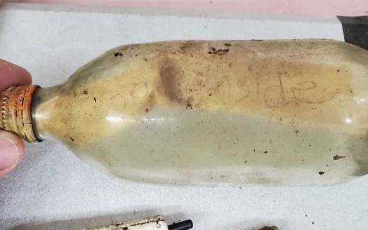 El mensaje en una botella que está a punto de volver con su dueño, tras apenas 39 años