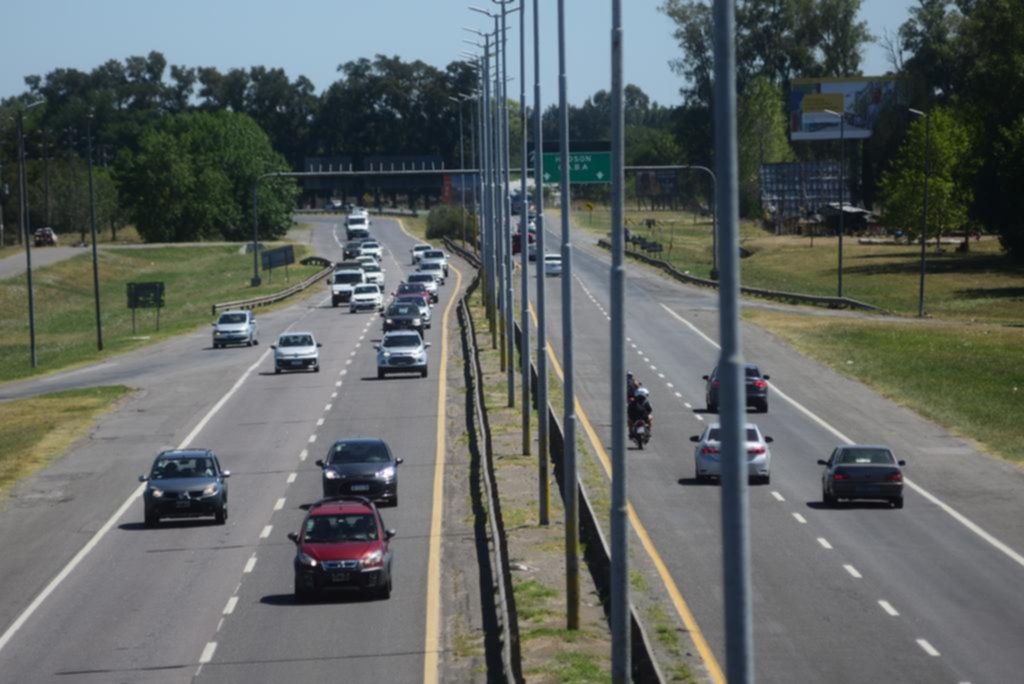 Recambio turístico: mucho tránsito y demora en las rutas