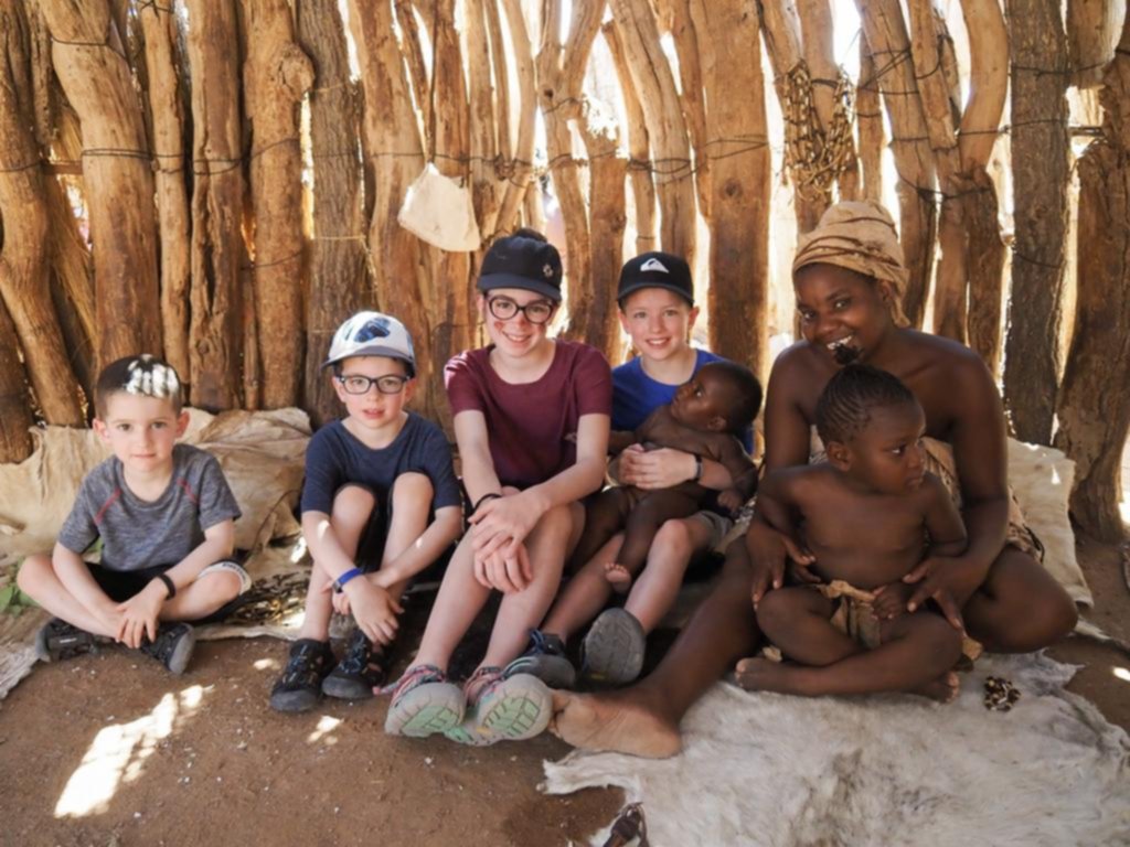 Familias: un viaje por el mundo con niños que quedarán ciegos