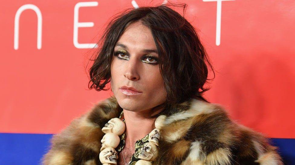 El actor Ezra Miller, zafó por un pelo de ir a la cárcel por robo