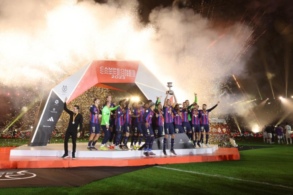 El Barça venció al Real, ganó la Supercopa y levantó el primer título de la era post Messi