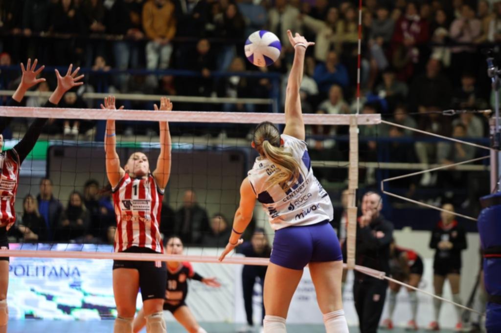 Un corte de luz, postergó más de dos horas el clásico de vóley