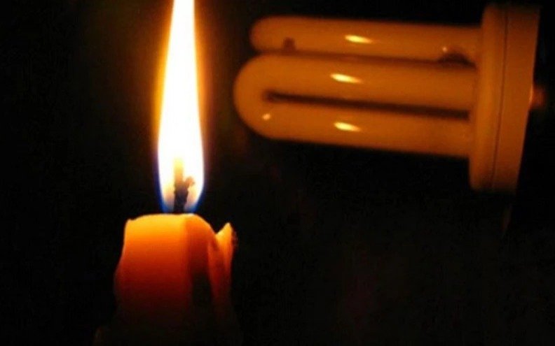 Vecinos reclaman cortes de luz prolongados
