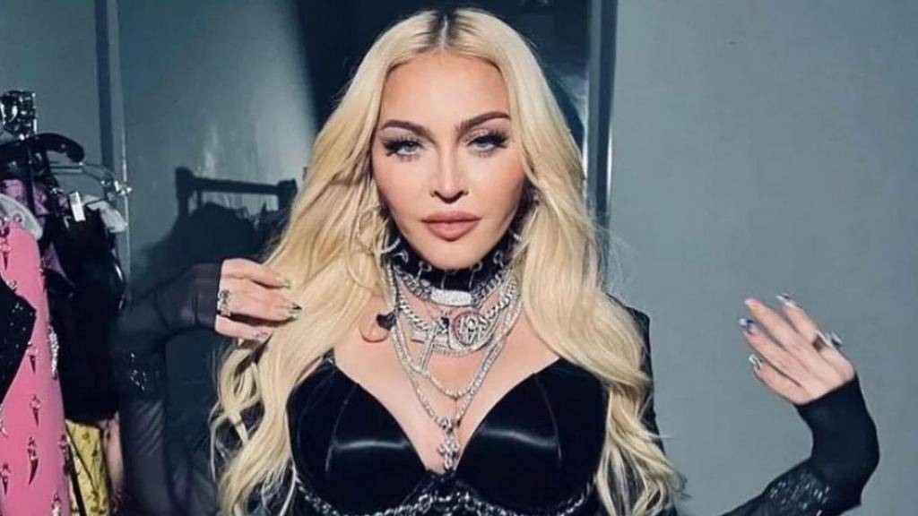 ¿Compró una obra robada?: una alcaldesa francesa le pidió a Madonna un cuadro prestado