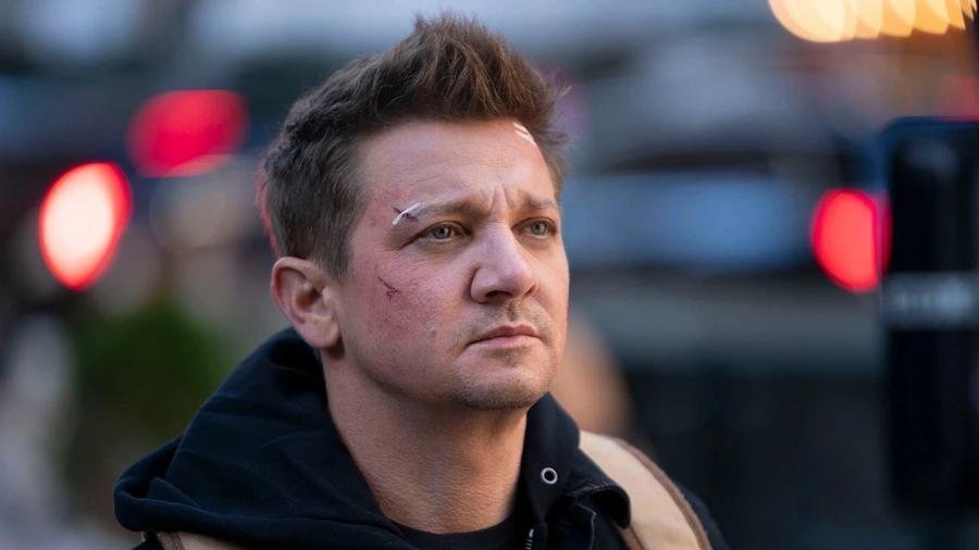 Estuvo cerca de la muerte pero se recupera: Jeremy Renner ya está en su casa