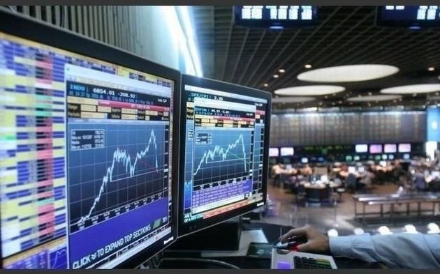 Tras el anuncio del Gobierno, bajó el dólar blue, se dispararon los bonos y el BCRA subió tasas a corto plazo