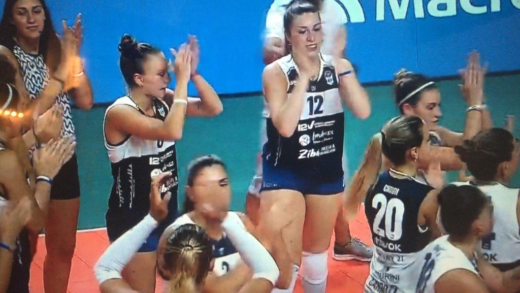 Las Lobas más campeonas que nunca en el Polideportivo