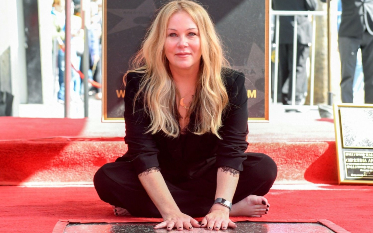 Christina Applegate contó la grave enfermedad que padece y recibió duros comentarios