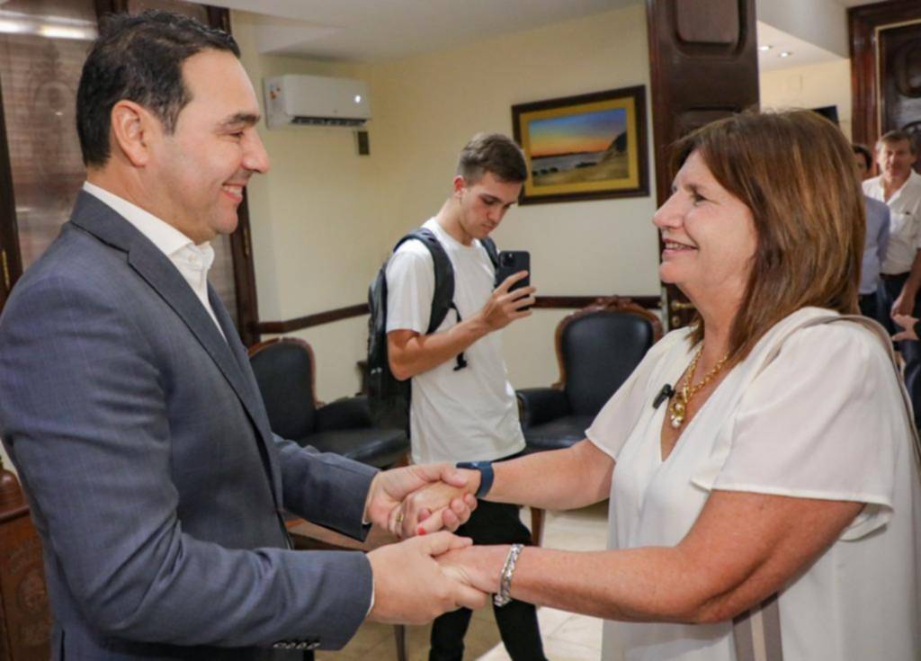 Bullrich: guiño a la UCR en una visita a Corrientes