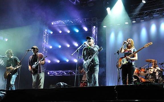 Damas Gratis, Las Pelotas, Guasones, El Mató y más: se viene otro festival gratuito en La Plata 