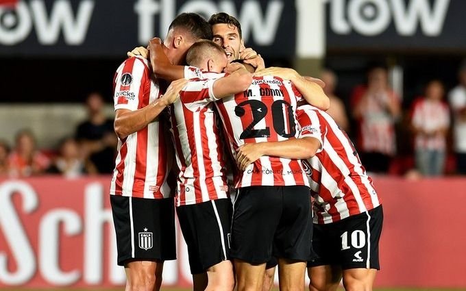 Con goles de Ascacibar y Zapiola, Estudiantes venció a Independiente del Valle