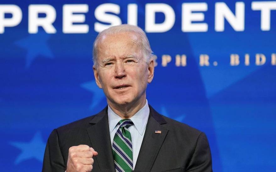 En el aniversario de un fallo histórico, Joe Biden anunció medidas para facilitar el aborto