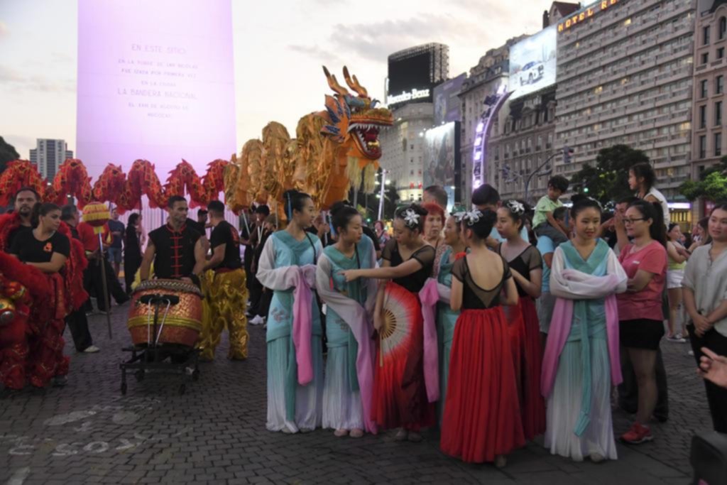 La comunidad china celebró su Año Nuevo con danzas, música y comida tradicional