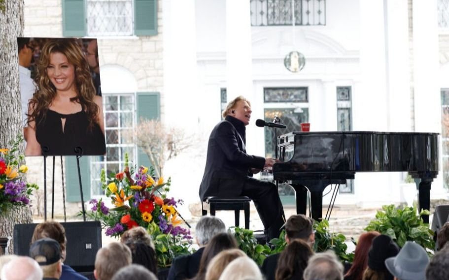 VIDEO. Axl Rose, Alanis Morissette y Billy Corgan cantaron en el funeral de Lisa Marie Presley