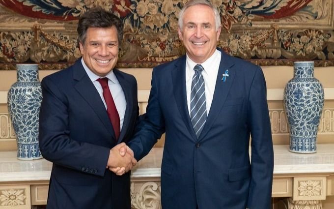 El embajador de EE.UU. recibió a Manes