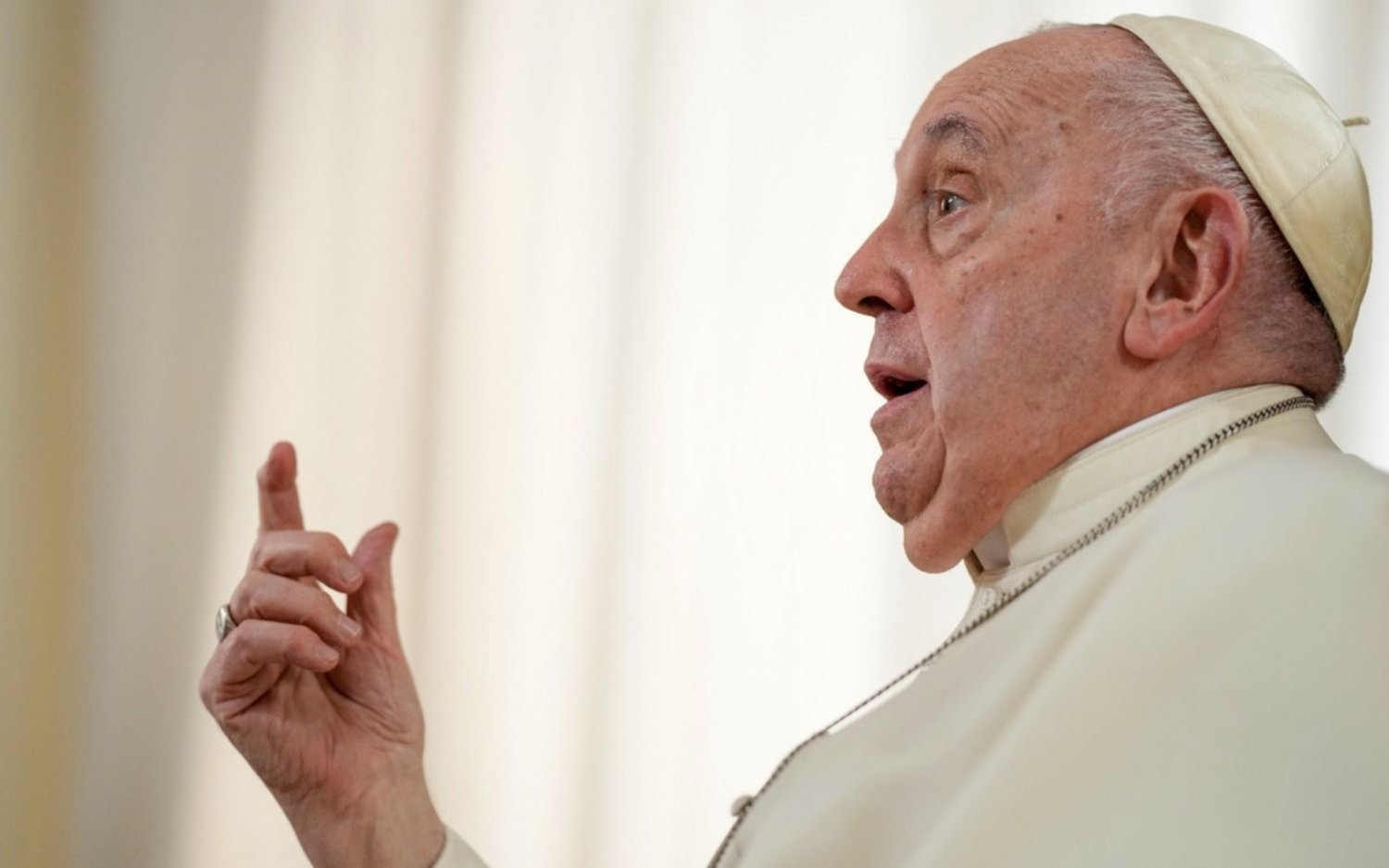 "La homosexualidad no es delito", dijo el papa Francisco, que también habló de su salud y su futuro