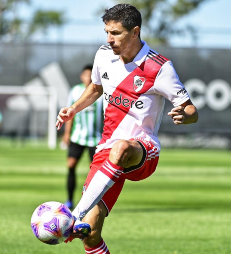 Demichelis define el once antes del viaje a Santiago