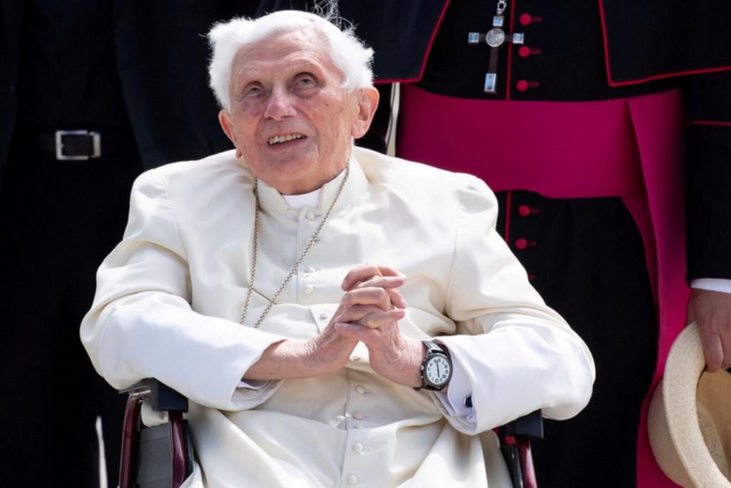 El insomnio fue la causa de la renuncia de Benedicto XVI