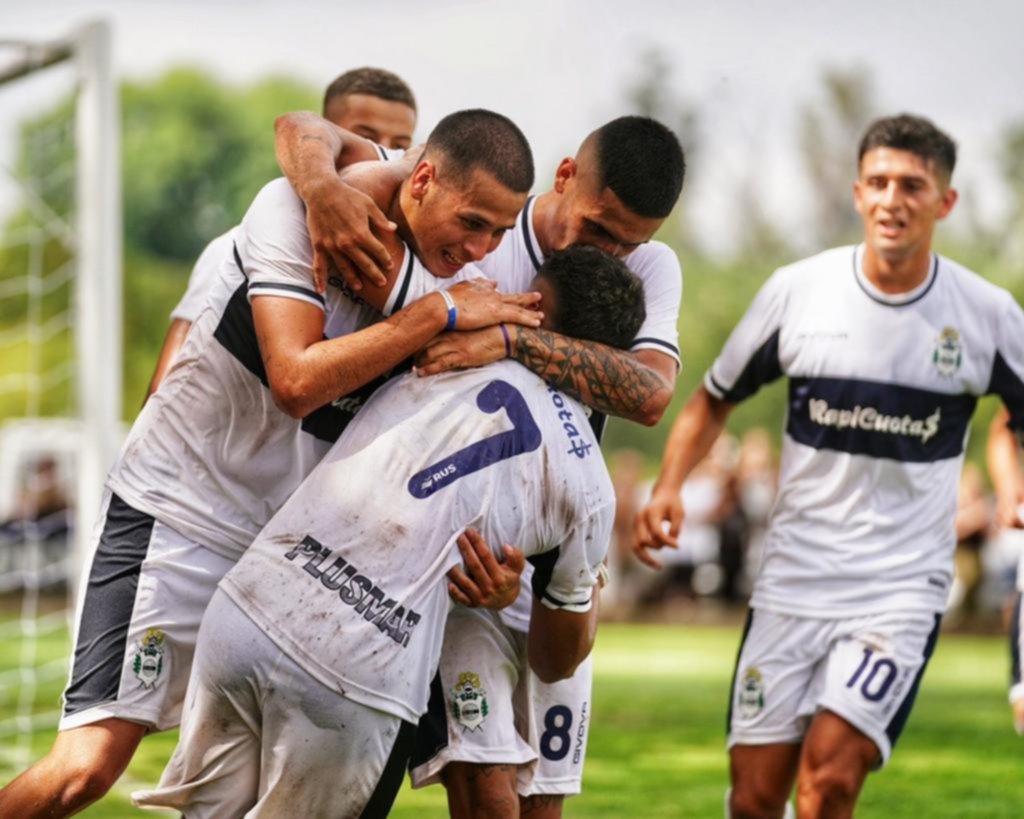 Debut ganador para la reserva de Lucas Lobos ante Vélez Sarsfield