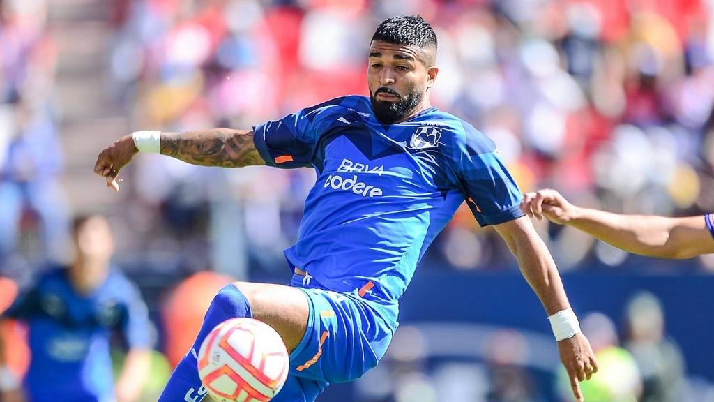 Quién es el delantero uruguayo que está en el radar de Estudiantes