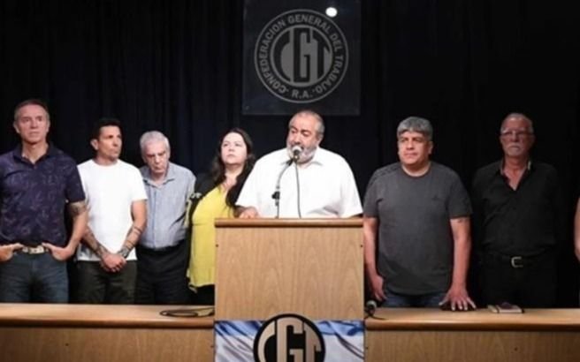 Puja judicial por el DNU tras el freno a la reforma laboral