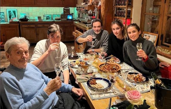 No todo lo que brilla es oro: la feroz interna familiar del clan Delon