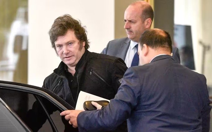 Javier Milei viaja hacia la Antártida: cuál será el recorrido y quiénes lo acompañan