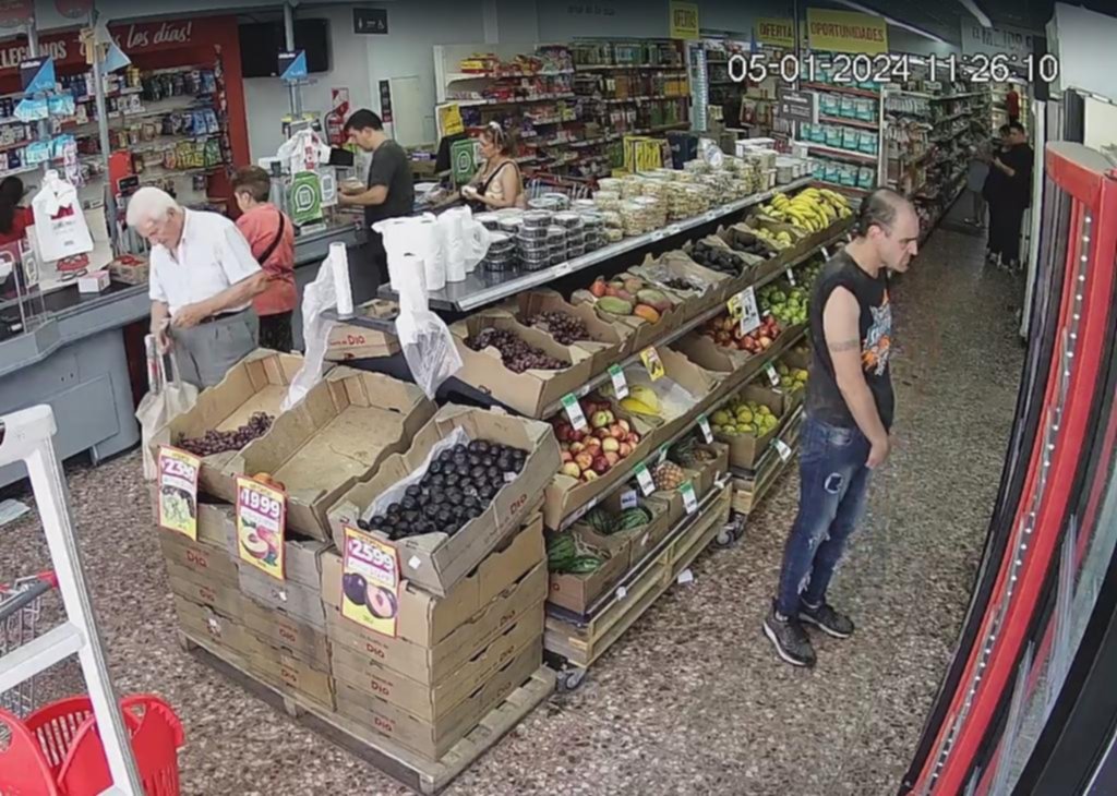 “Nico”, de Brigada Cola, in fraganti en un negocio
