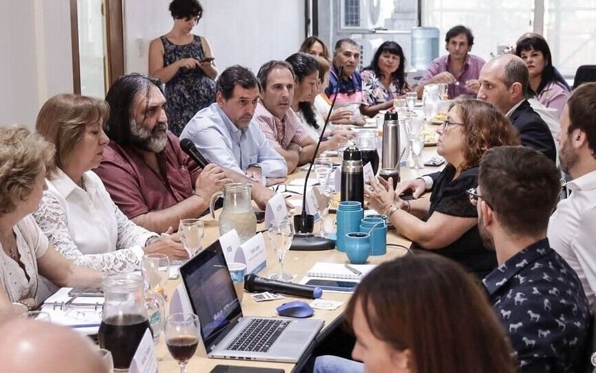 Aumento a docentes y estatales bonaerenses: qué piden los gremios en la reapertura de paritaria