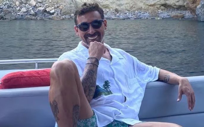 Ezequiel Lavezzi sufrió una crisis y se encuentra internado en una clínica porteña